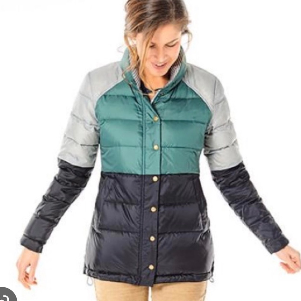 Carve Designs Alta Colorblock Puffer Coat M